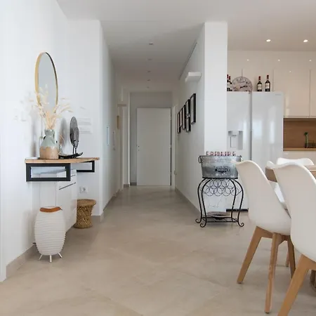 Apartman Smaragd - Perle - Luxury With Shared Pool Makarska