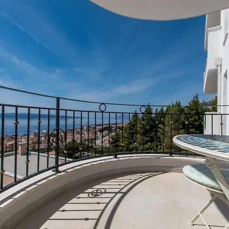 Apartman Smaragd - Perle - Luxury With Shared Pool Makarska