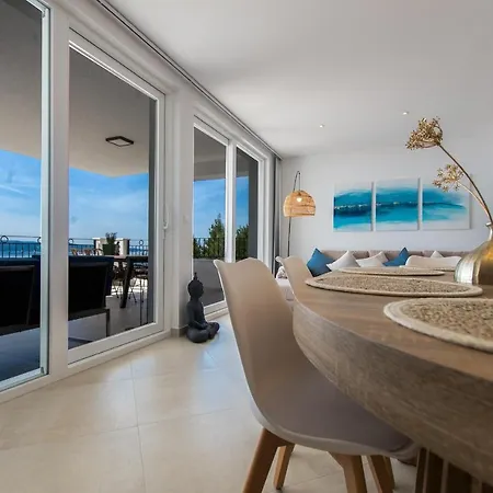 Smaragd - Perle - Luxury With Shared Pool Apartman