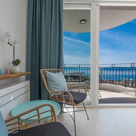 Smaragd - Perle - Luxury With Shared Pool 아파트