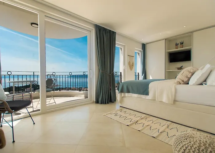 Smaragd - Perle - Luxury With Shared Pool ماكارسكا