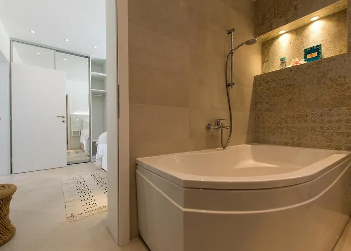 Smaragd - Perle - Luxury With Shared Pool شقة ماكارسكا