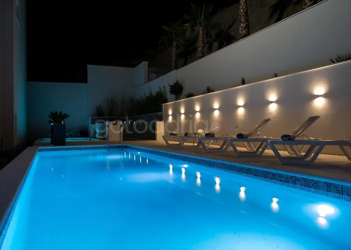 Smaragd - Perle - Luxury With Shared Pool شقة ماكارسكا