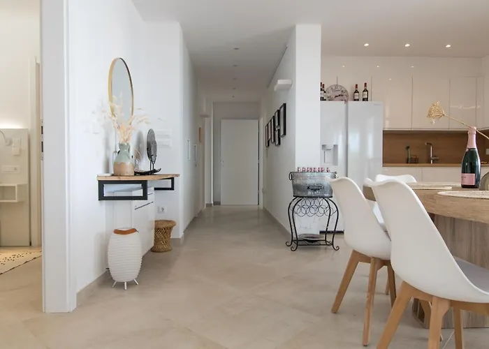 Apartment Smaragd - Perle - Luxury With Shared Pool Makarska